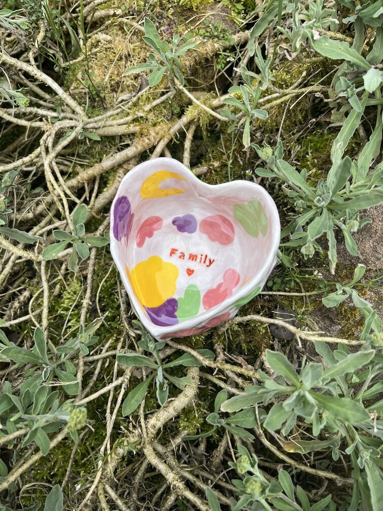 Tasse artisanale en forme de cœur "Love Family" – Image 2