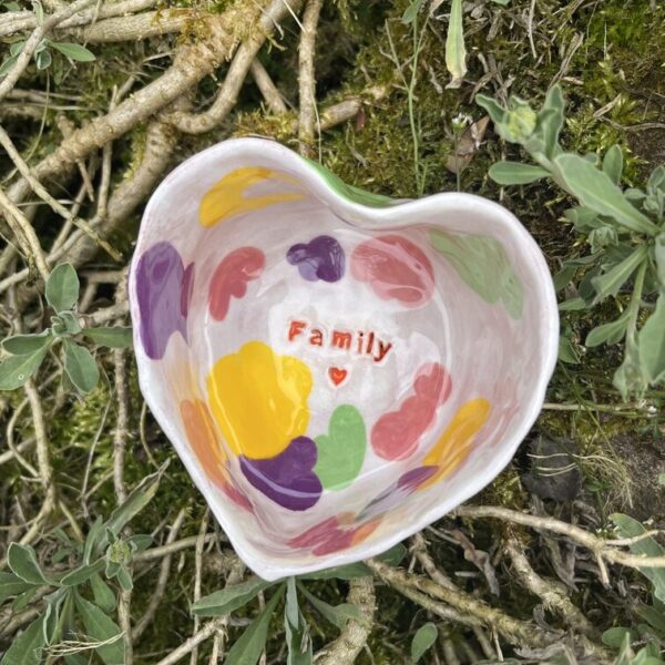 Tasse artisanale en forme de cœur "Love Family"