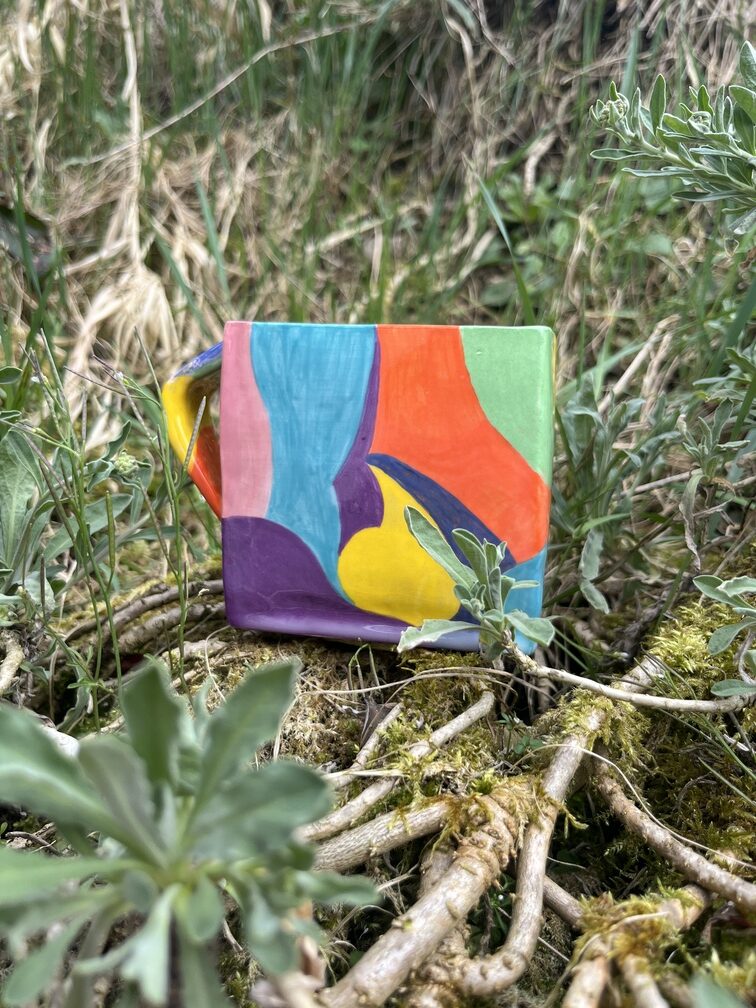 Tasse rectangulaire artisanal multicolore graphique – Image 3